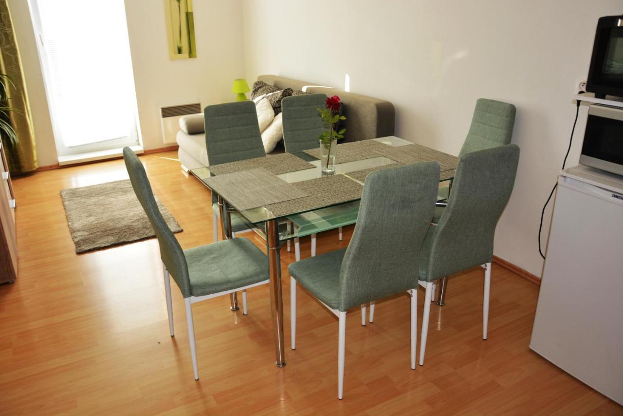 Apartman De Luxe โดโนวาลี ภายนอก รูปภาพ